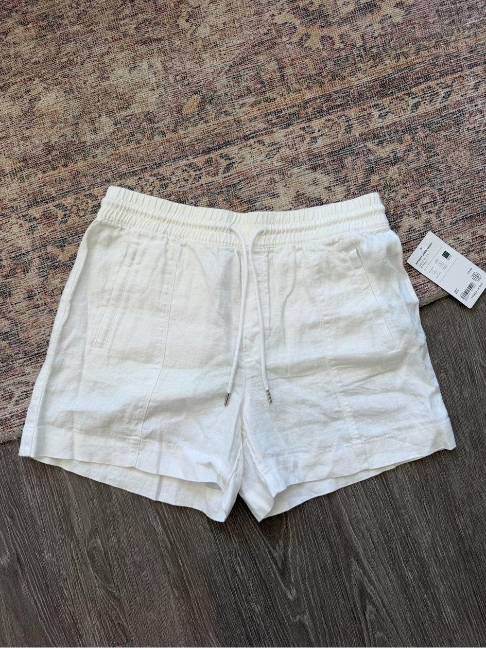 NWT Athleta Retreat Linen Mid Rise 4" Shorts White Medium